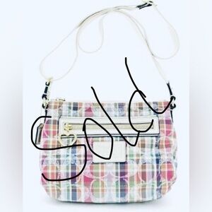 COACH DAISY SIGNATURE SWING PURSE POCKET MULTI-CLR